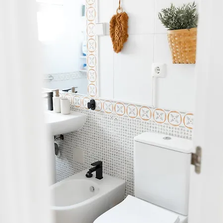 Charming With Sea View Apartment *