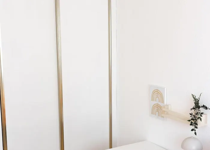 Charming With Sea View Apartament