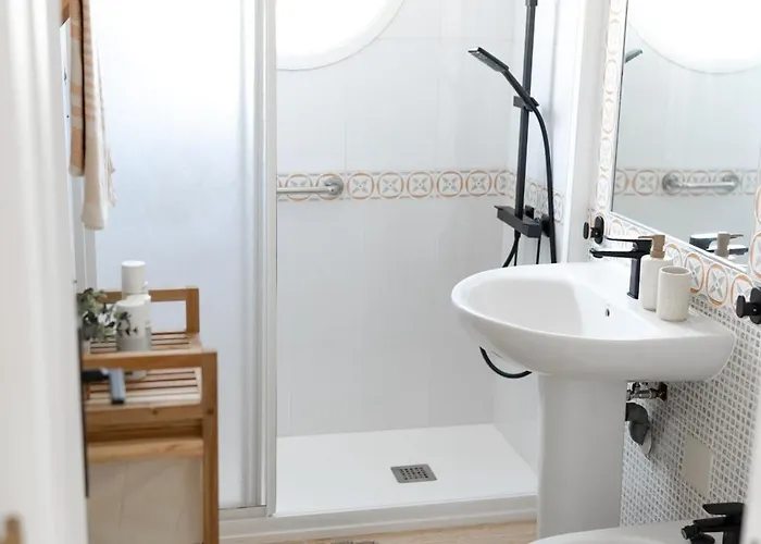 Charming With Sea View Apartament *